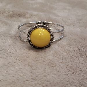 Bracelet with yellow detail